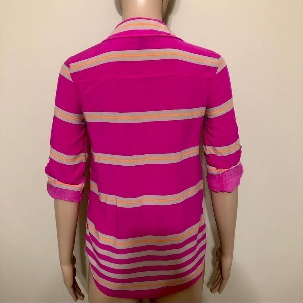 Old Navy Top with Front Pockets - Picture 6 of 11